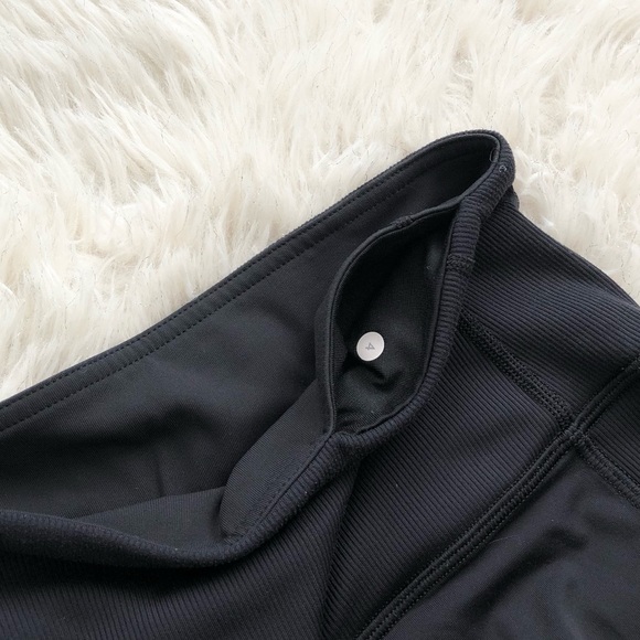 175.♎️Lululemon seek the heat crop - Picture 6 of 9